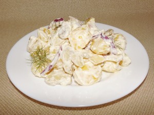 Картофена салата с дресинг от майонеза и горчица