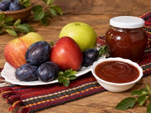 2026_apples_plums_jam